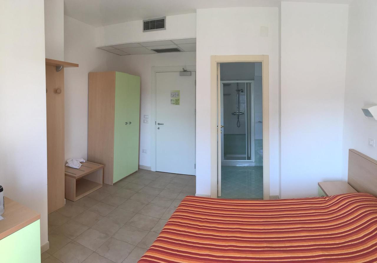 Claudia Residence Алба Адриатика Екстериор снимка